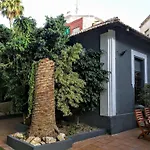 Nwt Paradise Urban Hostel