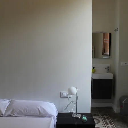 Nwt Paradise Urban Hostel Alicante
