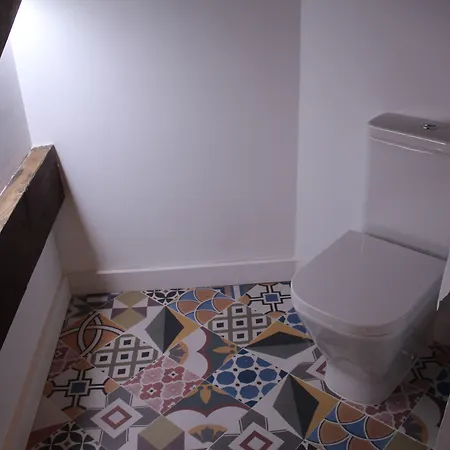 Nwt Paradise Urban Hostel *