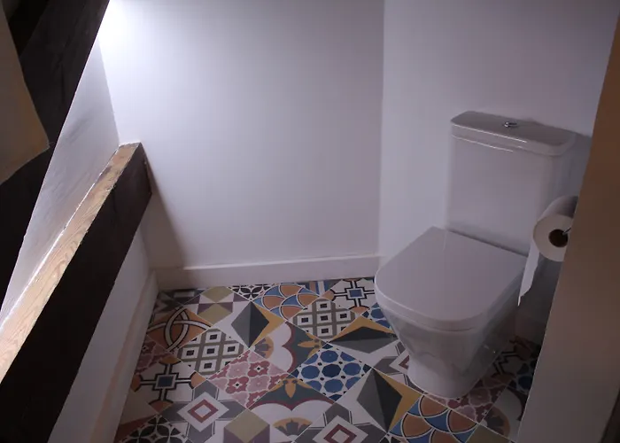 Nwt Paradise Urban Hostel *