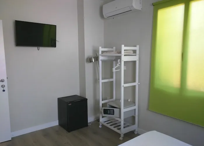Nwt Paradise Urban Hostel