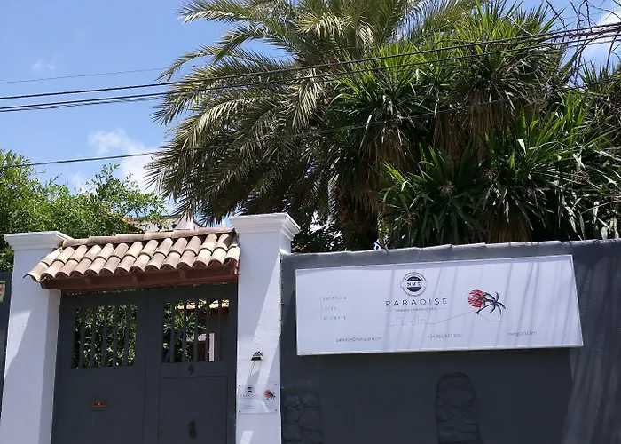 Nwt Paradise Urban Хостел